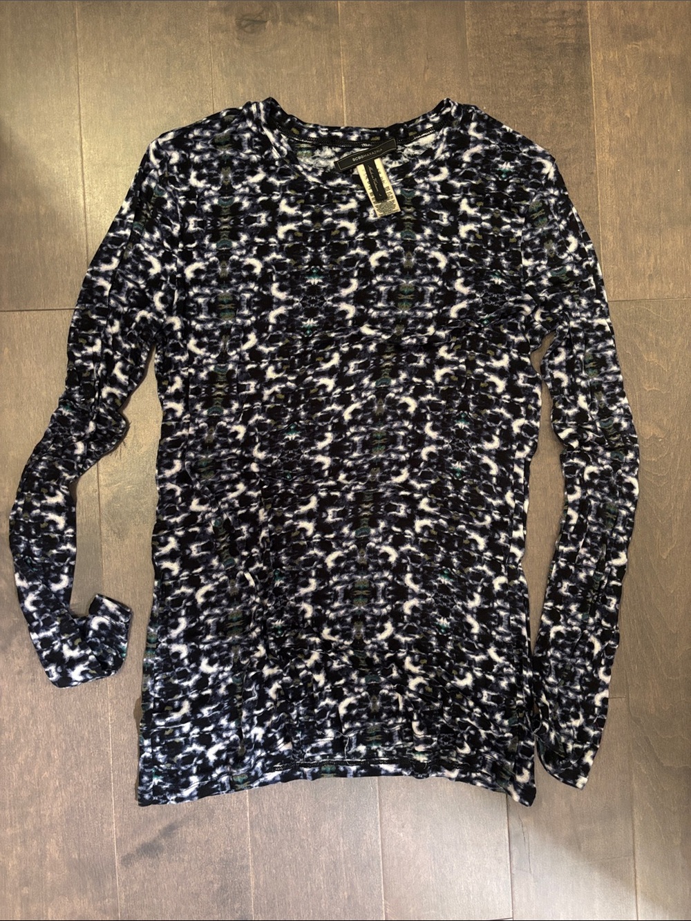 BCBGMaxAzria Black and White Long Sleeve Printed Tee